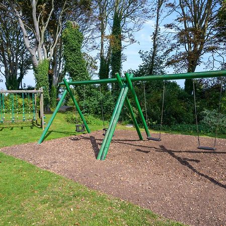 Escape To A Clifftop Chalet With Pool And Tennis Onsite - 1A Kingsdown Holiday Park Extérieur photo