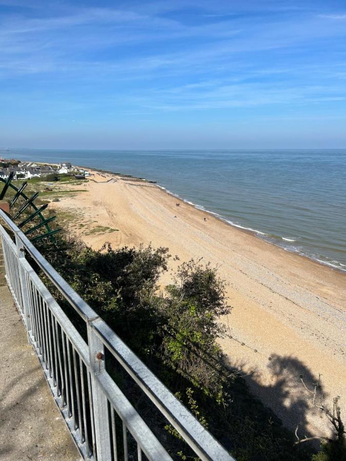 Escape To A Clifftop Chalet With Pool And Tennis Onsite - 1A Kingsdown Holiday Park Extérieur photo