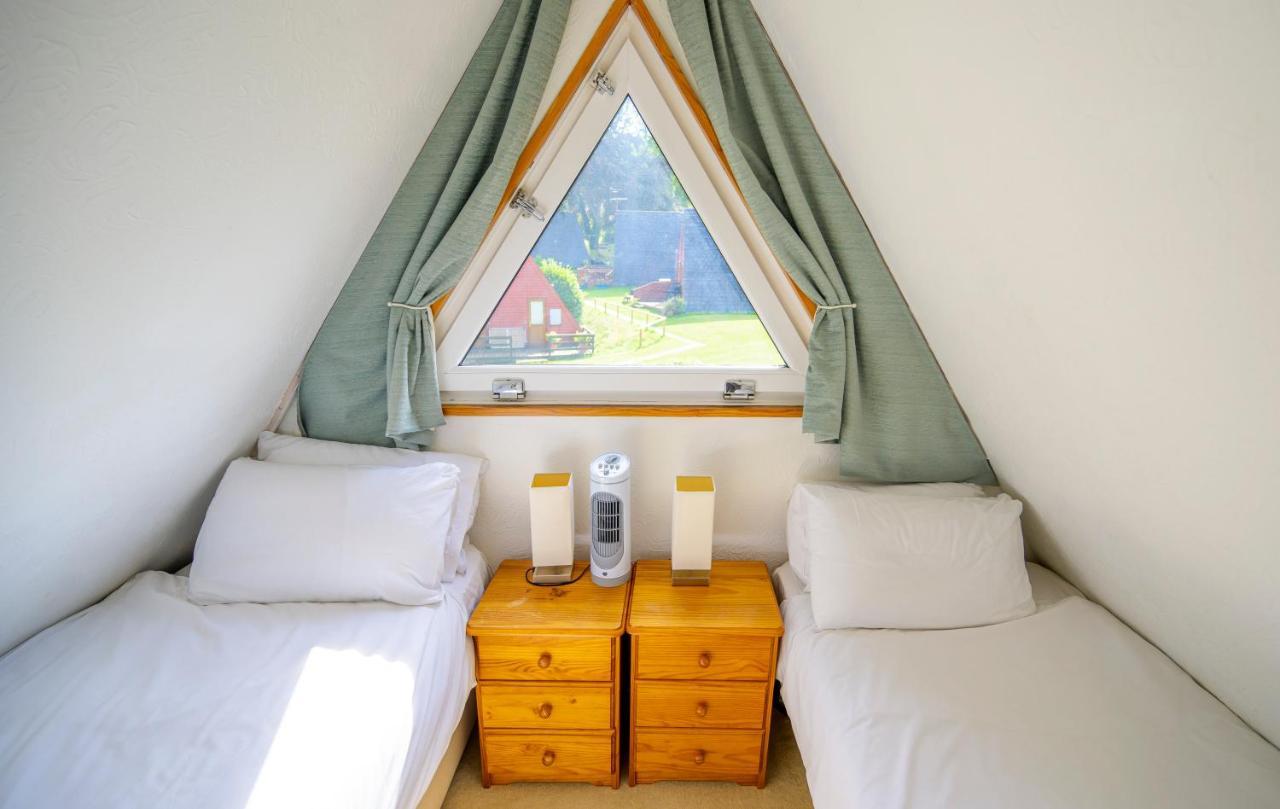 Escape To A Clifftop Chalet With Pool And Tennis Onsite - 1A Kingsdown Holiday Park Extérieur photo