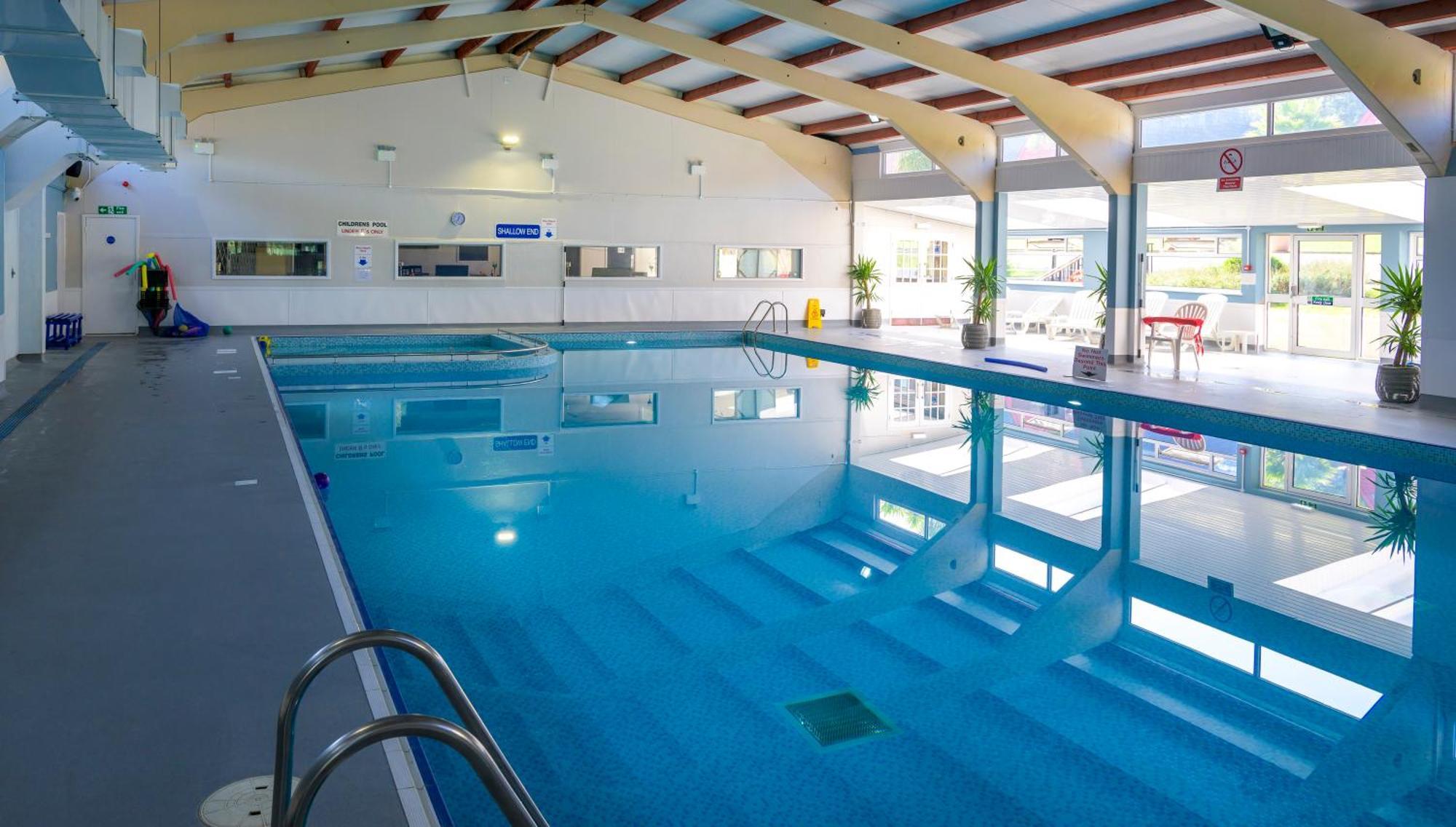 Escape To A Clifftop Chalet With Pool And Tennis Onsite - 1A Kingsdown Holiday Park Extérieur photo