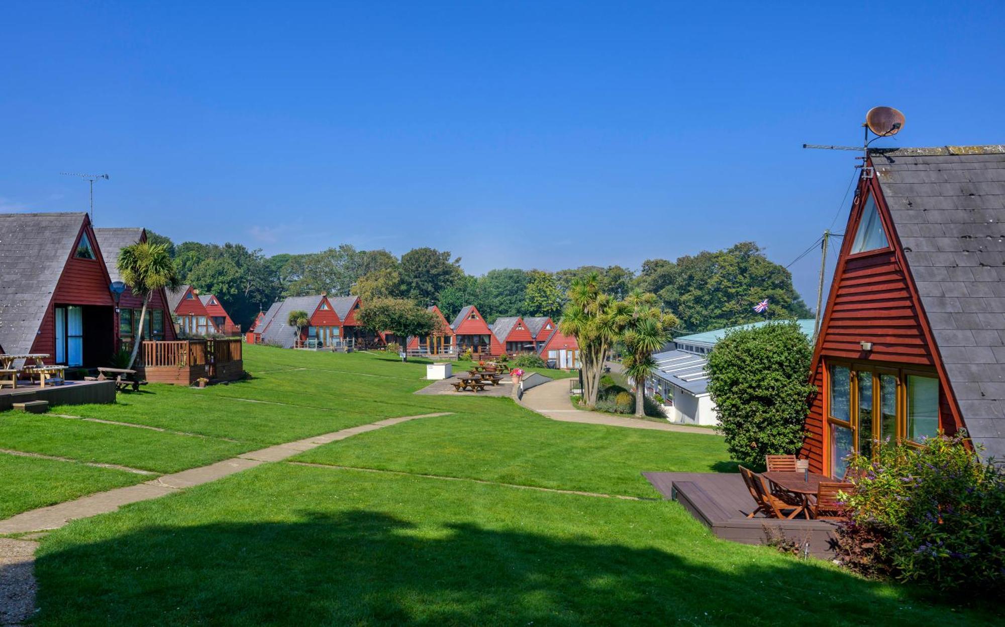Escape To A Clifftop Chalet With Pool And Tennis Onsite - 1A Kingsdown Holiday Park Extérieur photo
