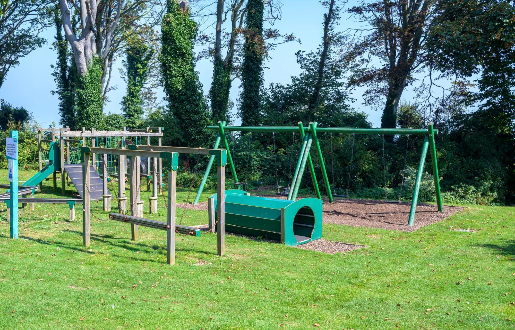 Escape To A Clifftop Chalet With Pool And Tennis Onsite - 1A Kingsdown Holiday Park Extérieur photo
