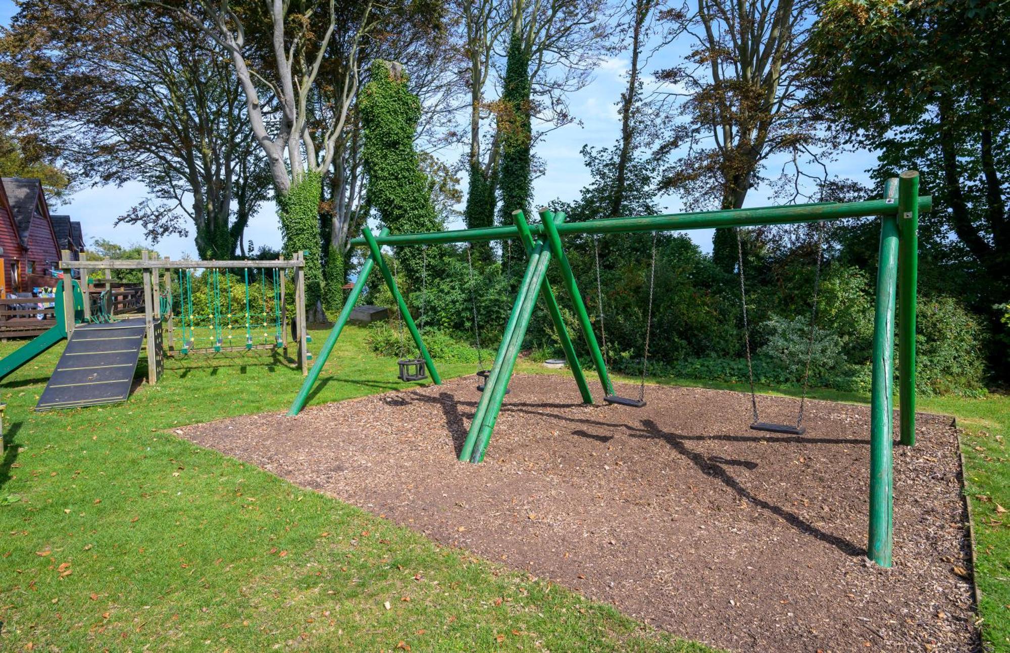 Escape To A Clifftop Chalet With Pool And Tennis Onsite - 1A Kingsdown Holiday Park Extérieur photo