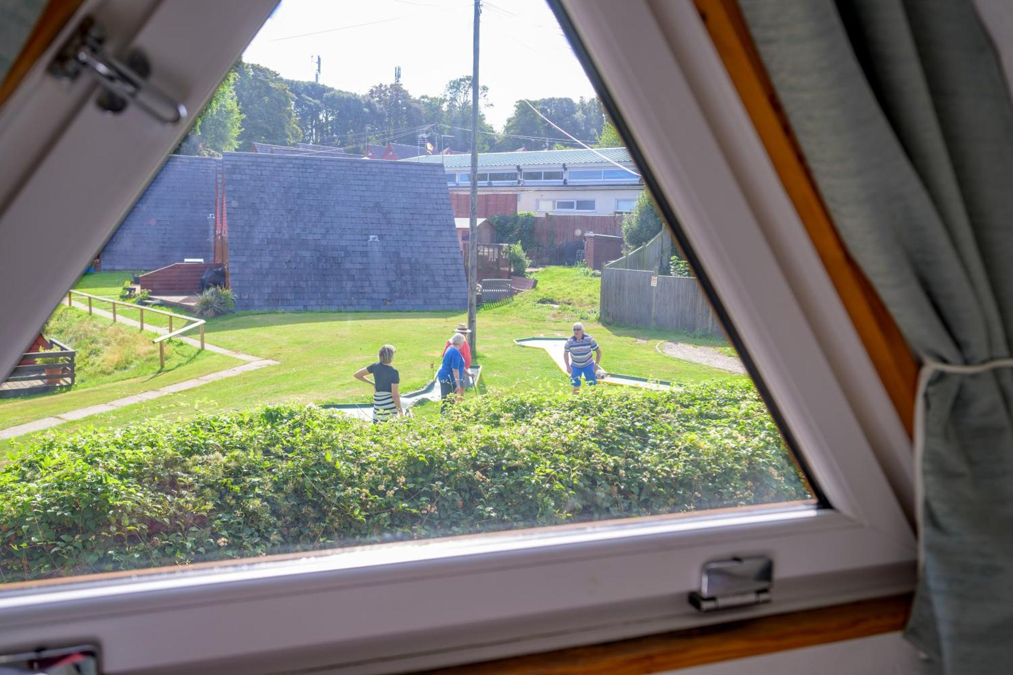 Escape To A Clifftop Chalet With Pool And Tennis Onsite - 1A Kingsdown Holiday Park Extérieur photo